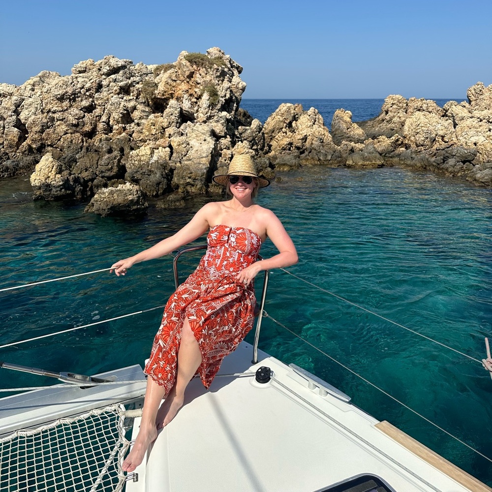 Worn once for a boat day in Greece! Washed on cold and hang dry!